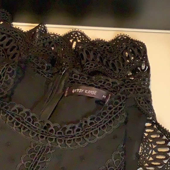 Gypsy Rose Black Scalloped Lace and Swiss Dot Sleeveless Top Blouse Size M - Picture 10 of 11